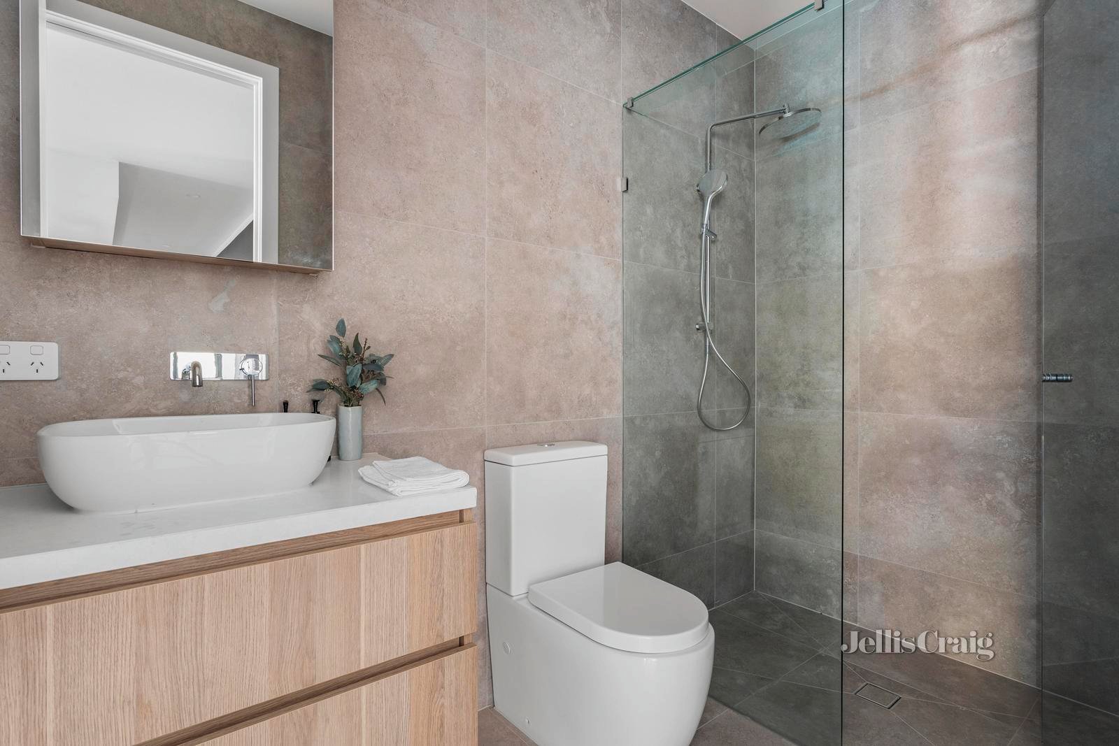 3/853 Toorak Road, Hawthorn East image 7