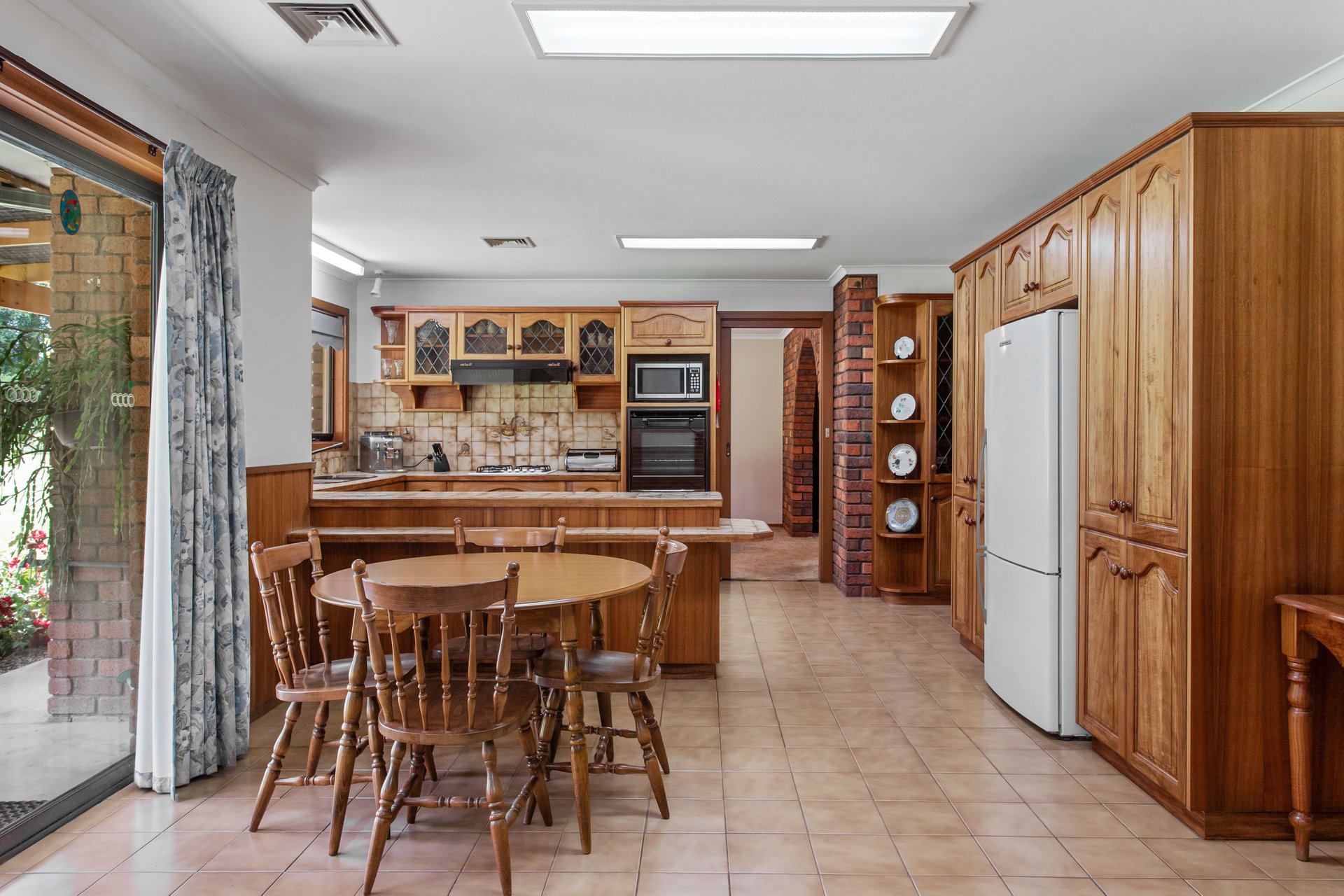 387 Cambridge Road, Montrose image 5