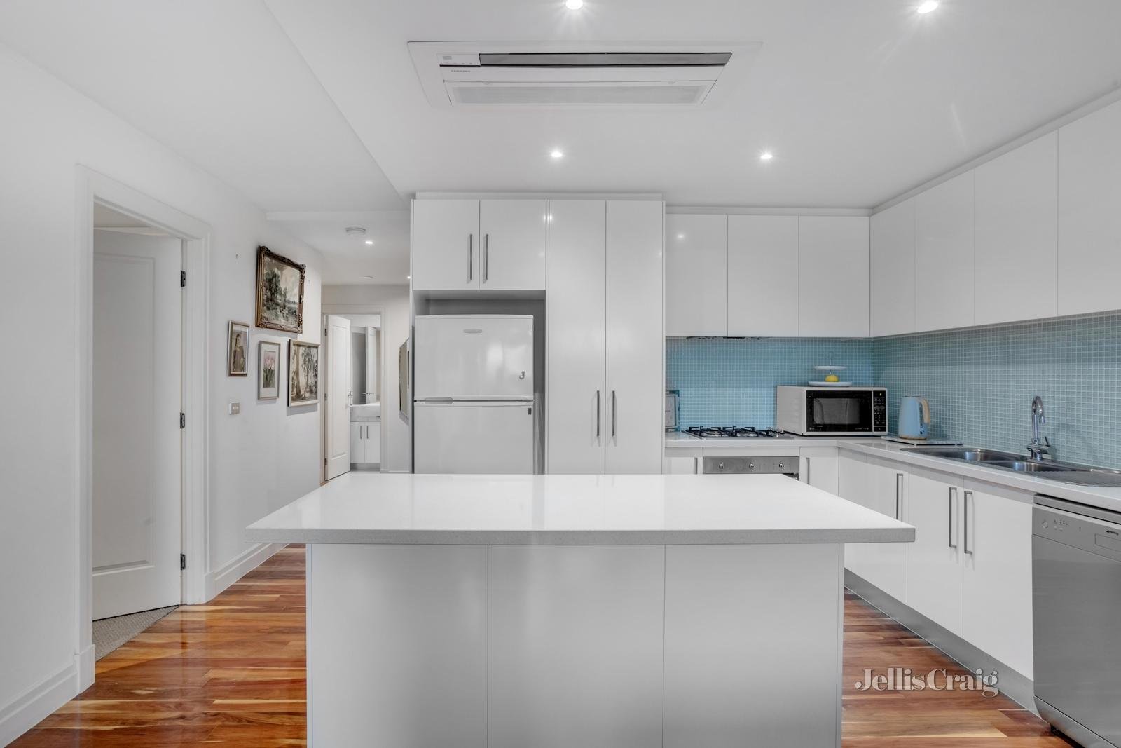 3/885 Doncaster Road, Doncaster East image 3