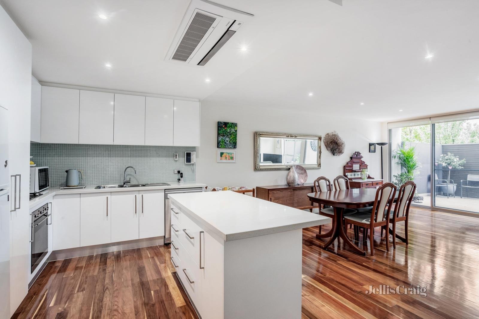 3/885 Doncaster Road, Doncaster East image 4