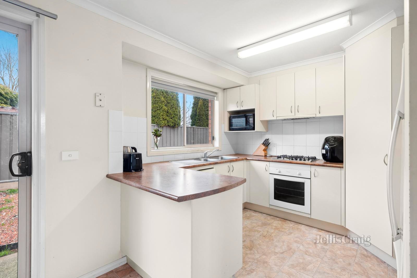 38A Caroline Chisholm Drive, Kyneton image 3