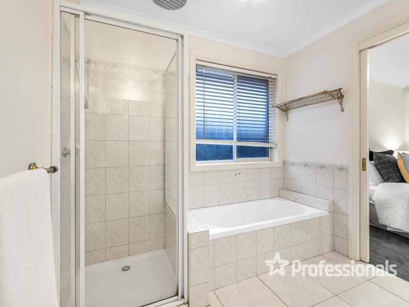 3/8A Jarvis Avenue, Croydon image 4