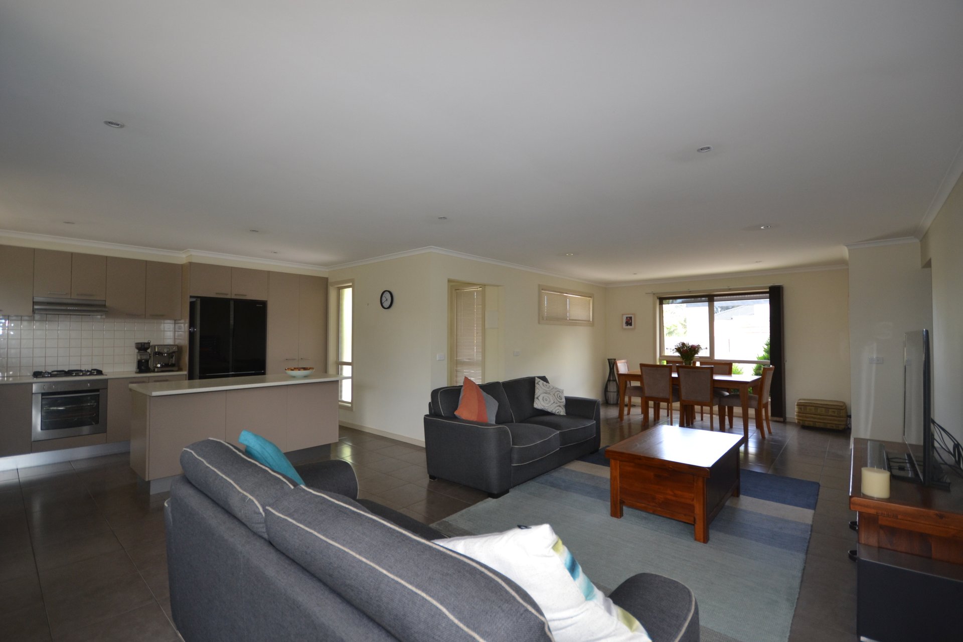 38A Sweetland Road, Mooroolbark image 4