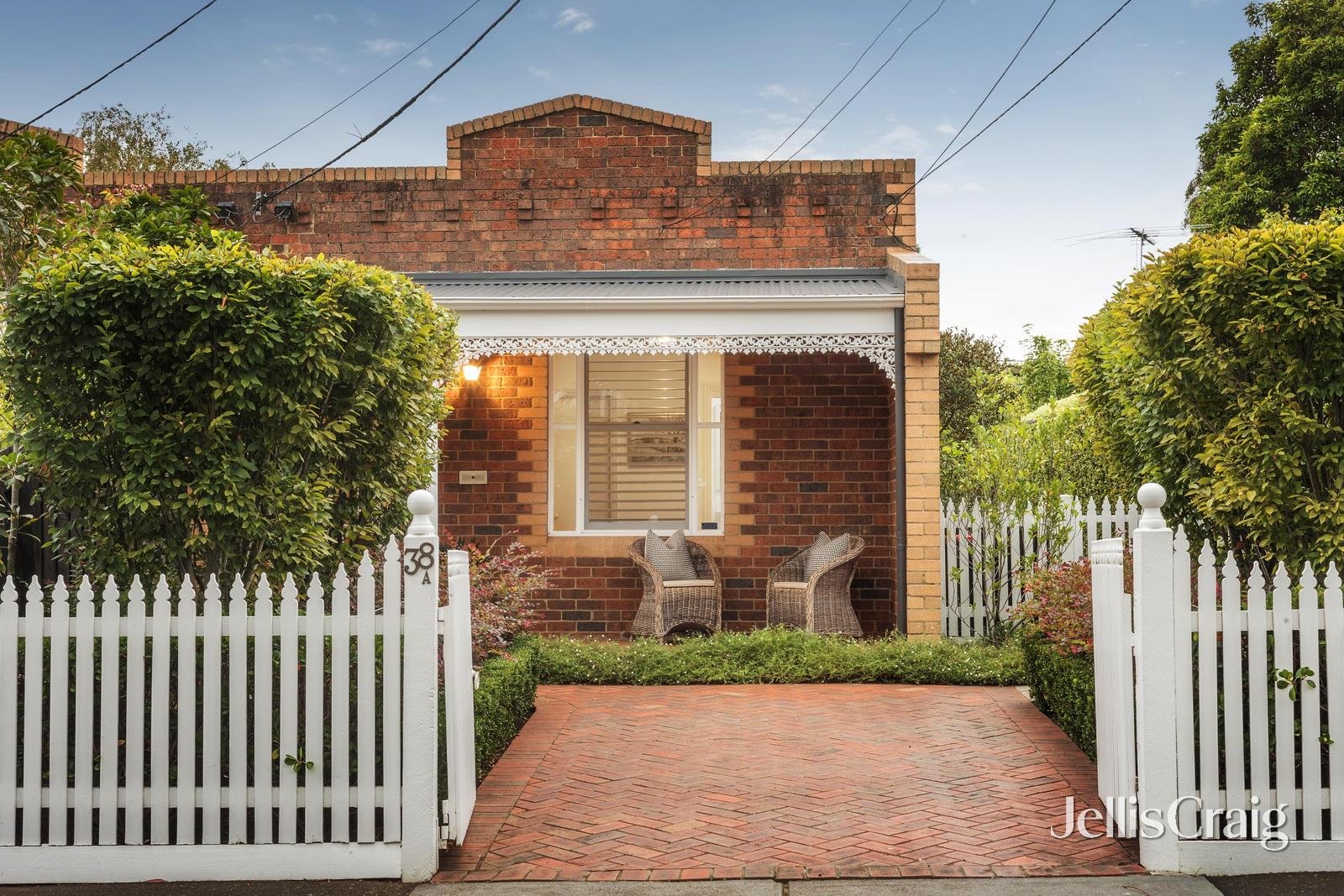 38A Victoria Road North, Malvern image 1