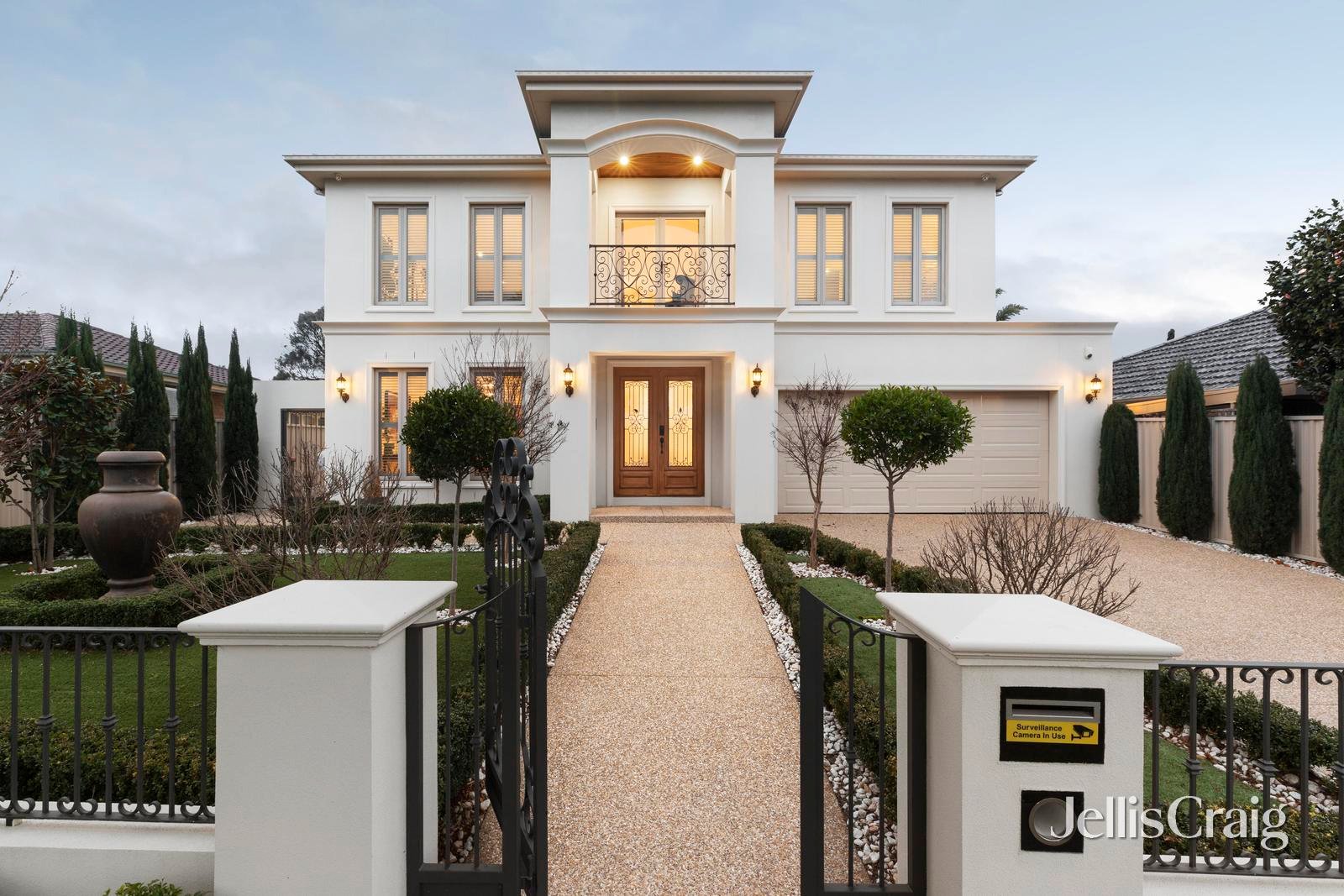 39 Avonhurst Drive, Glen&nbsp;Waverley image 1