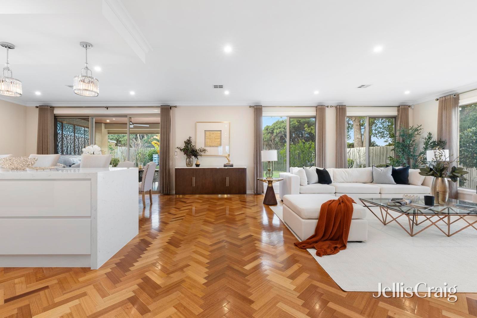 39 Avonhurst Drive, Glen&nbsp;Waverley image 4