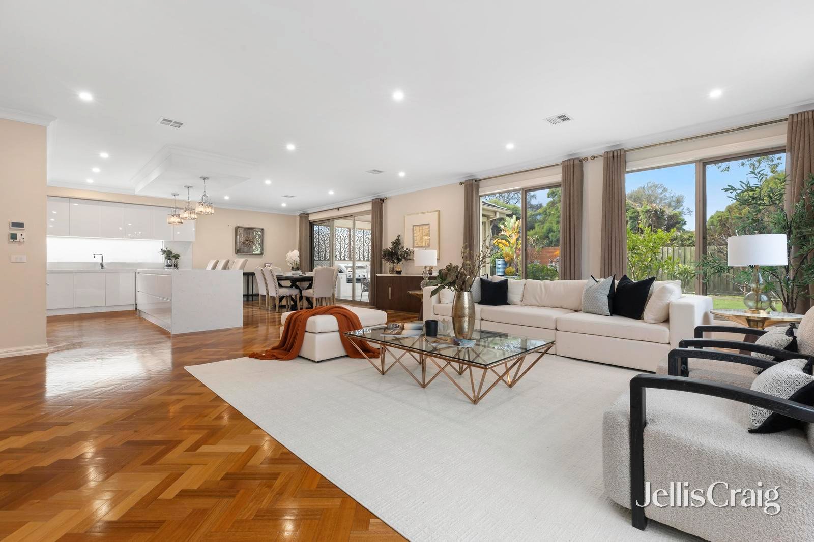39 Avonhurst Drive, Glen&nbsp;Waverley image 5