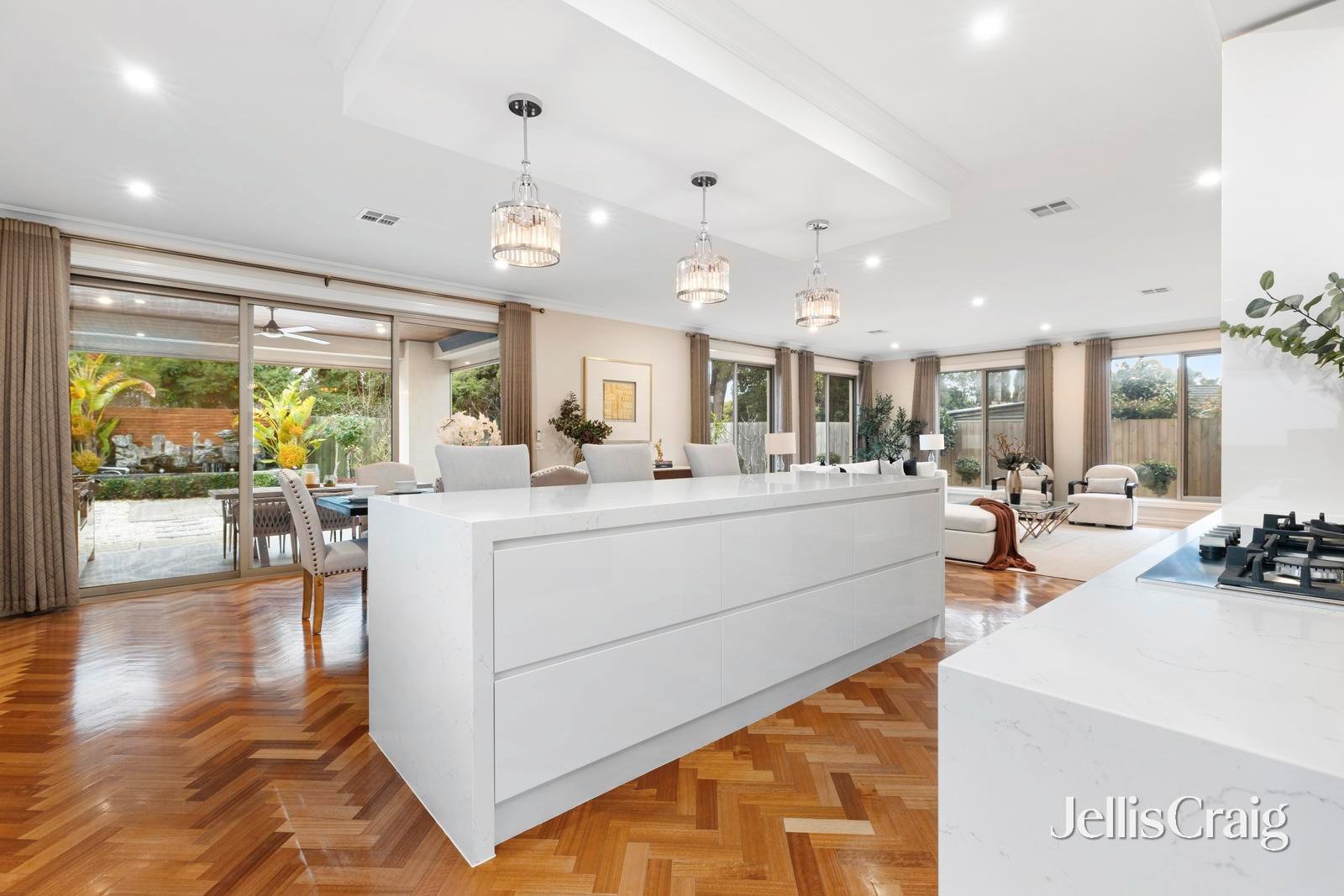 39 Avonhurst Drive, Glen&nbsp;Waverley image 6