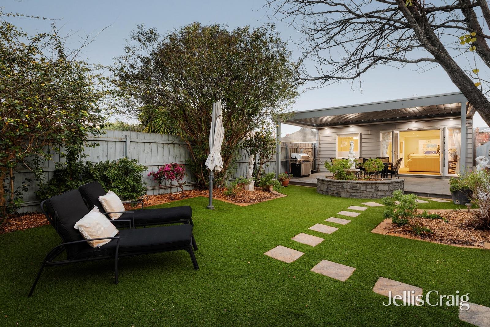 39 Baker Street, Richmond image 2