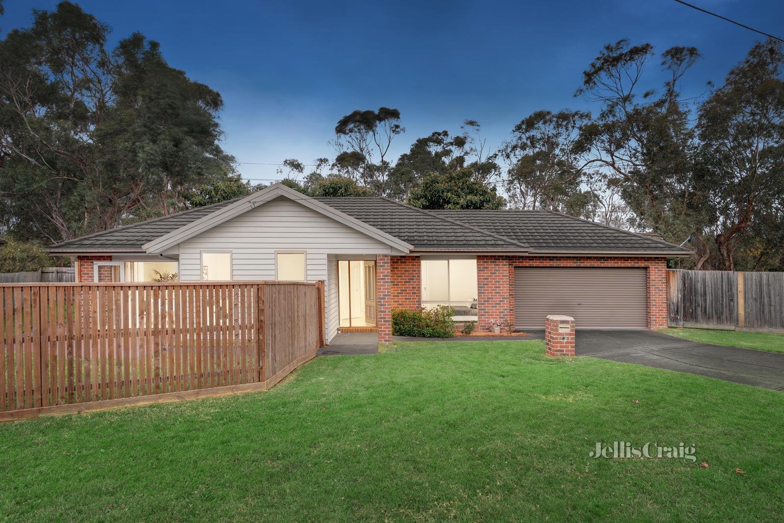 39 Balcombe Avenue, Mooroolbark image 1