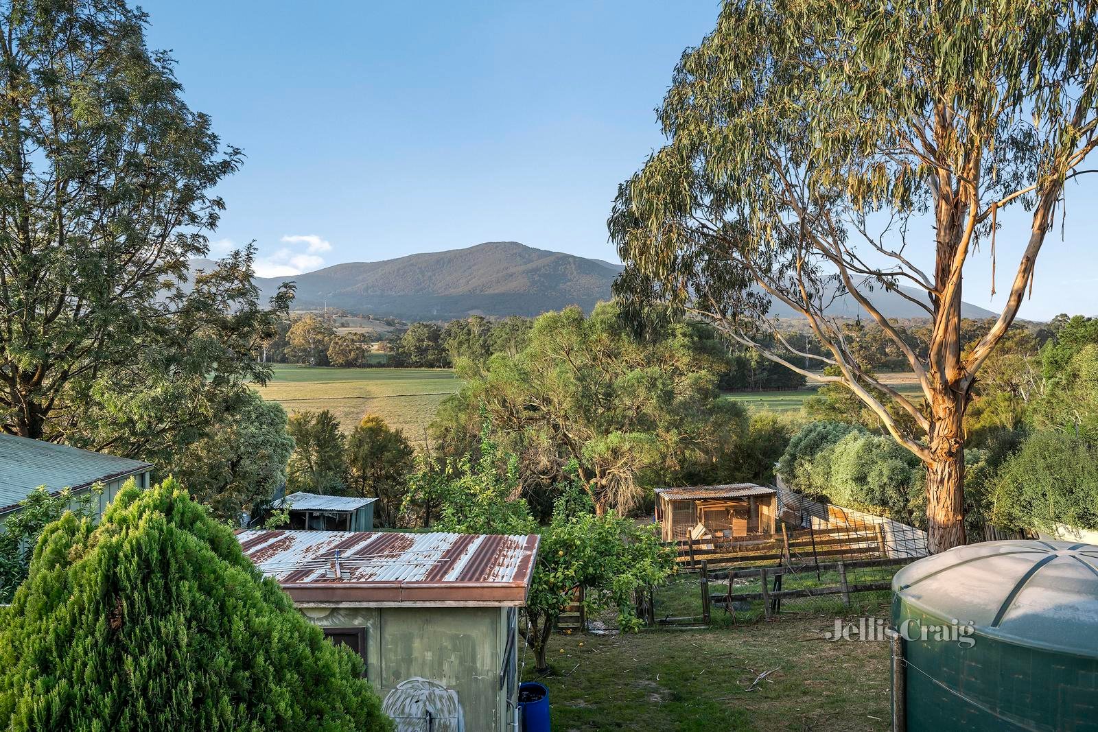 39 Cairncroft Avenue, Launching Place image 11