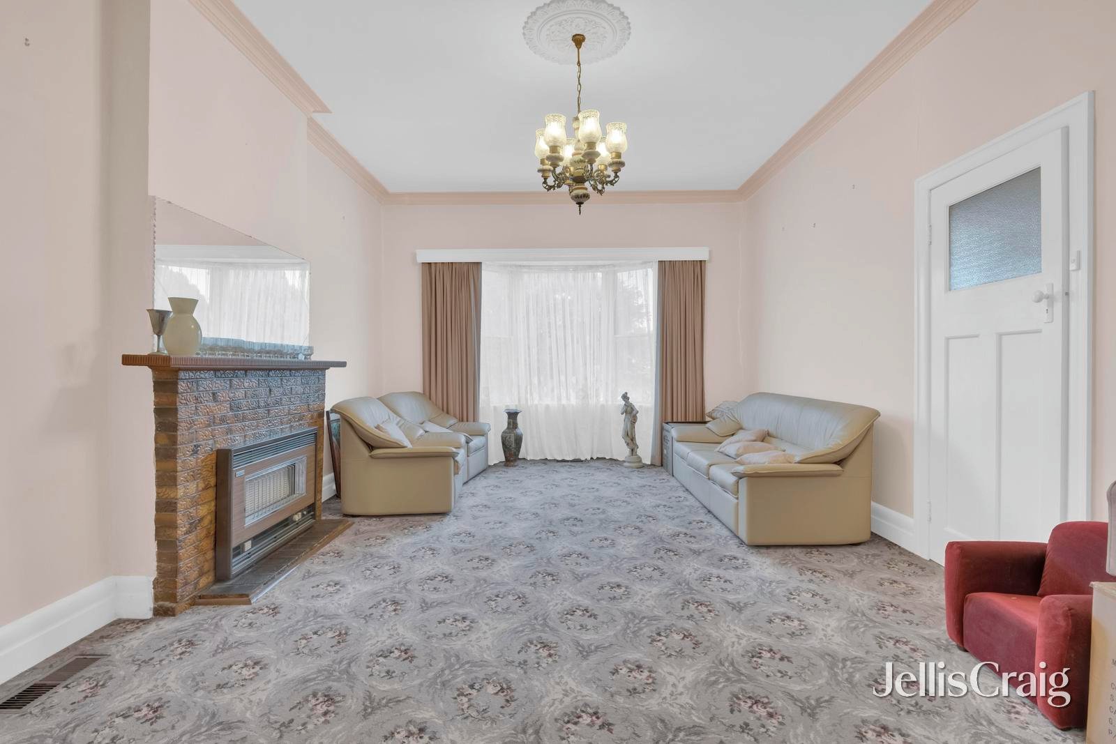 39 Carrington Street, Pascoe Vale South image 3