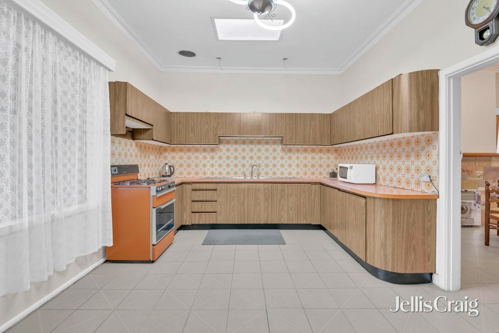 39 Carrington Street, Pascoe Vale South image 4