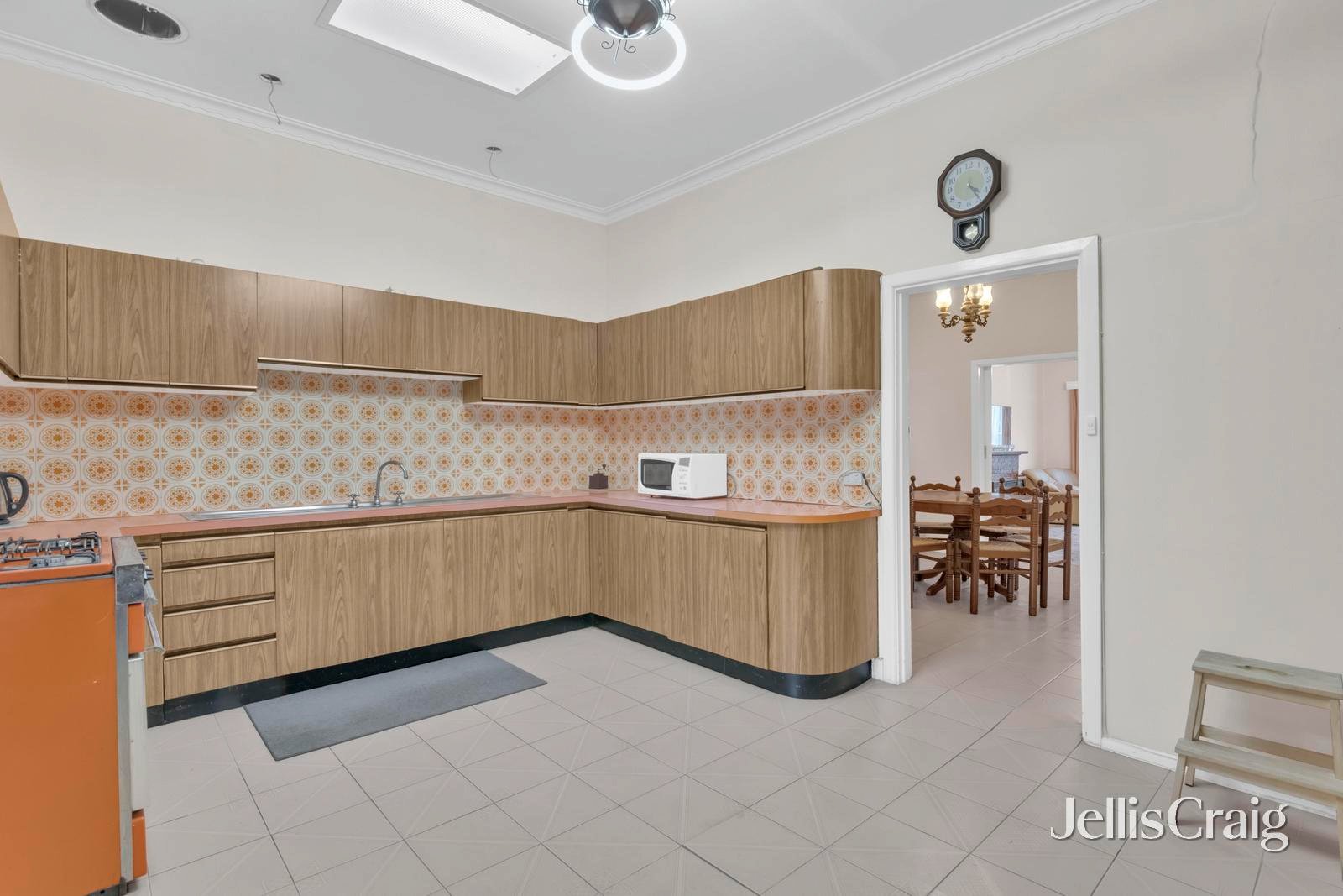 39 Carrington Street, Pascoe Vale South image 5