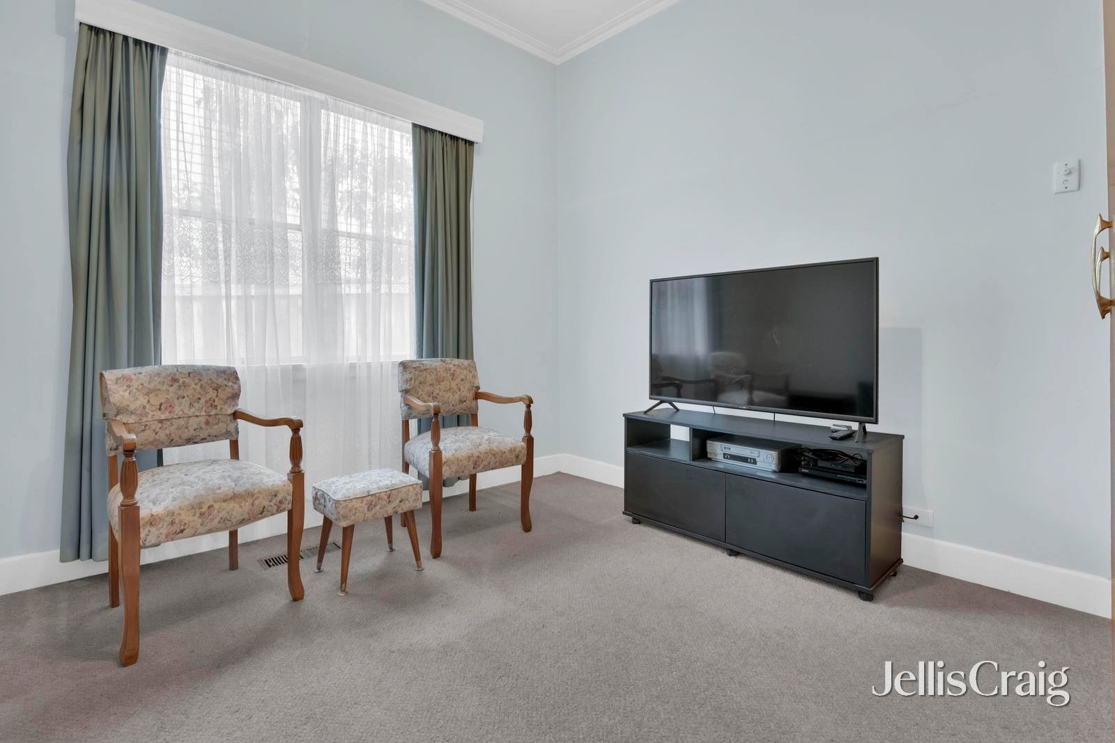 39 Carrington Street, Pascoe Vale South image 9