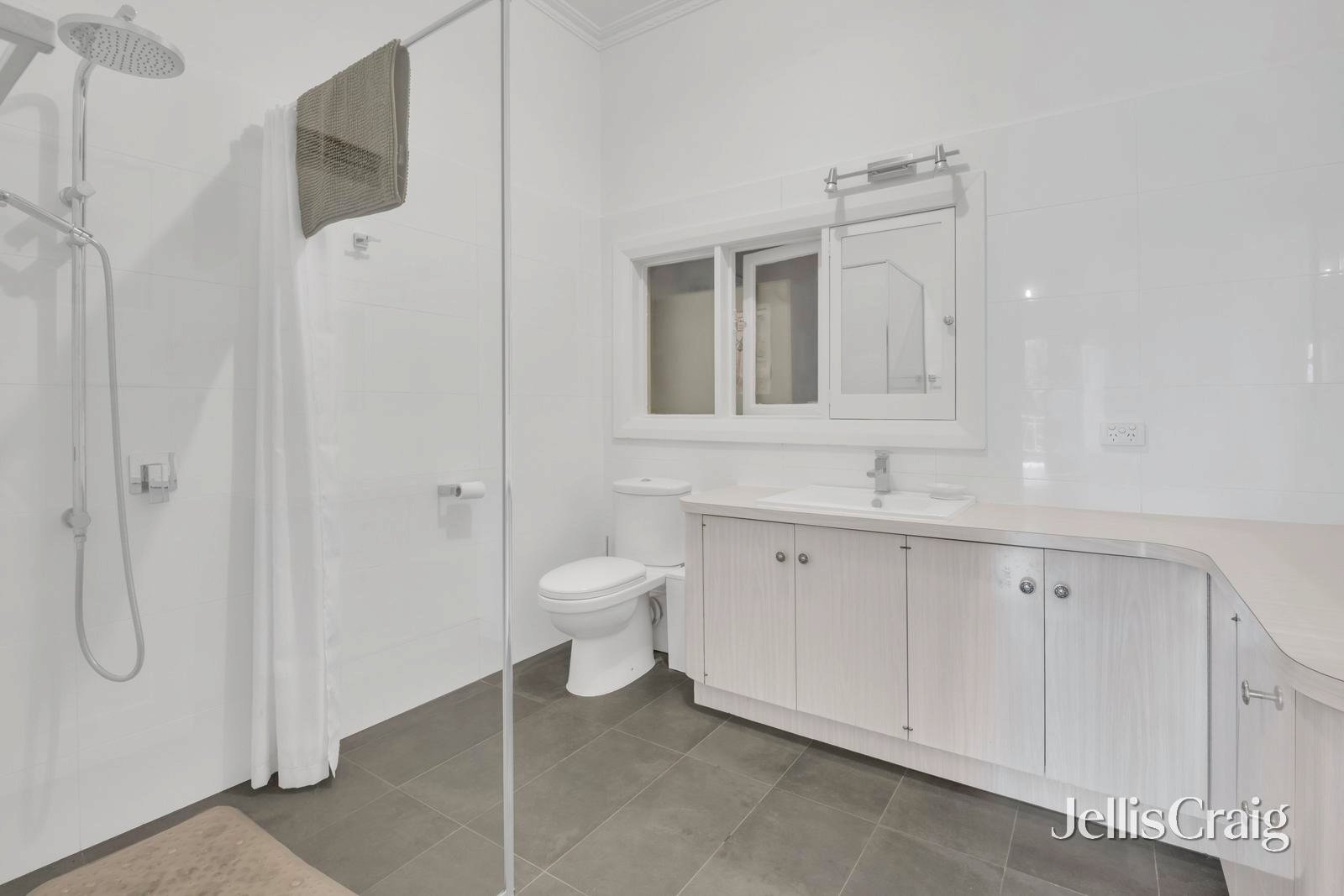 39 Carrington Street, Pascoe Vale South image 11