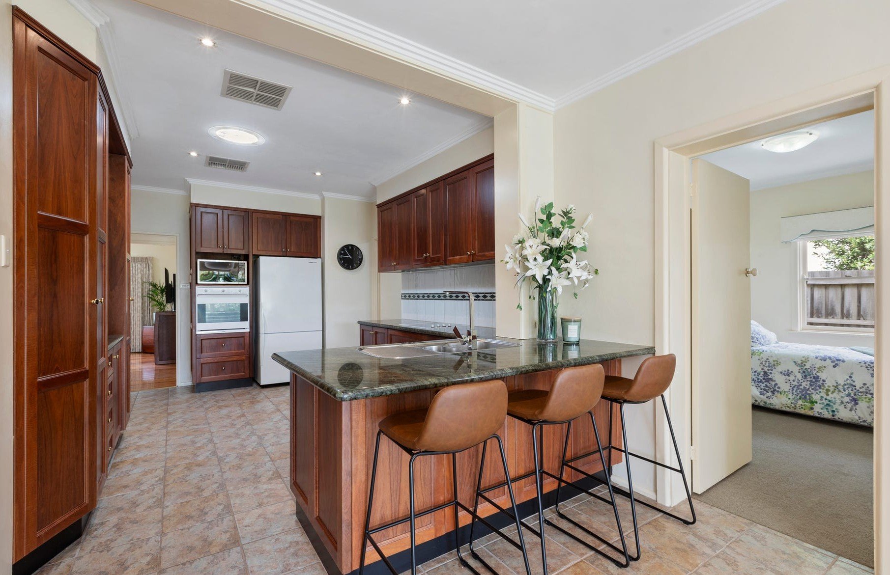 39 Castlewood Street, Bentleigh East image 2