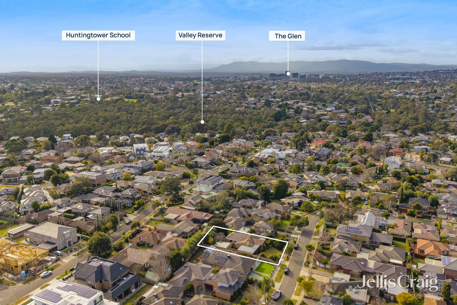 39 Charlton Street, Mount Waverley image 3