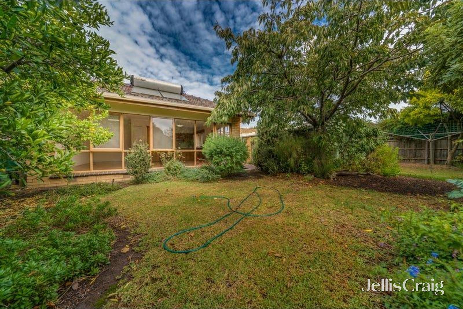 39 Charlton Street, Mount Waverley image 12
