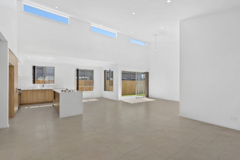 Property Gallery Thumbnail 3