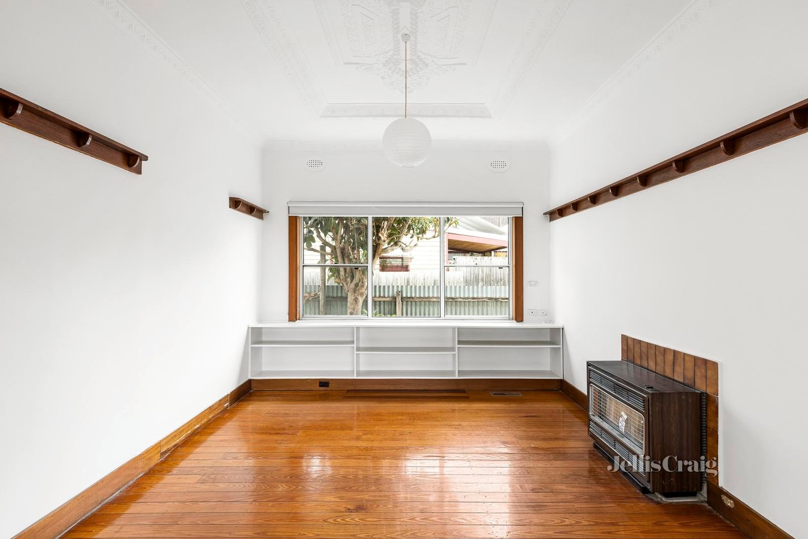 39 Dennis Street, Northcote image 2
