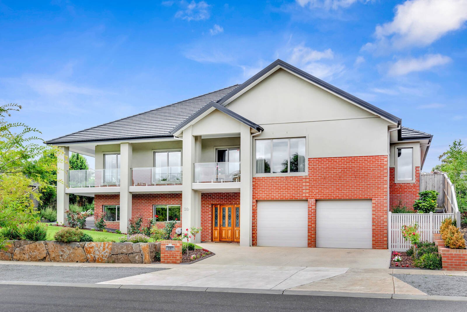 Property Gallery - Main Image