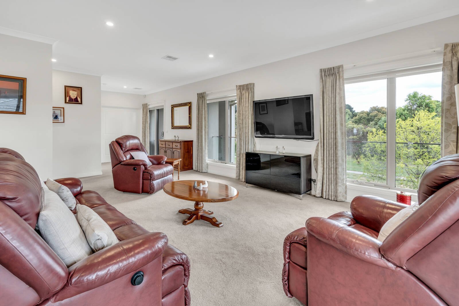 Property Gallery Thumbnail 6