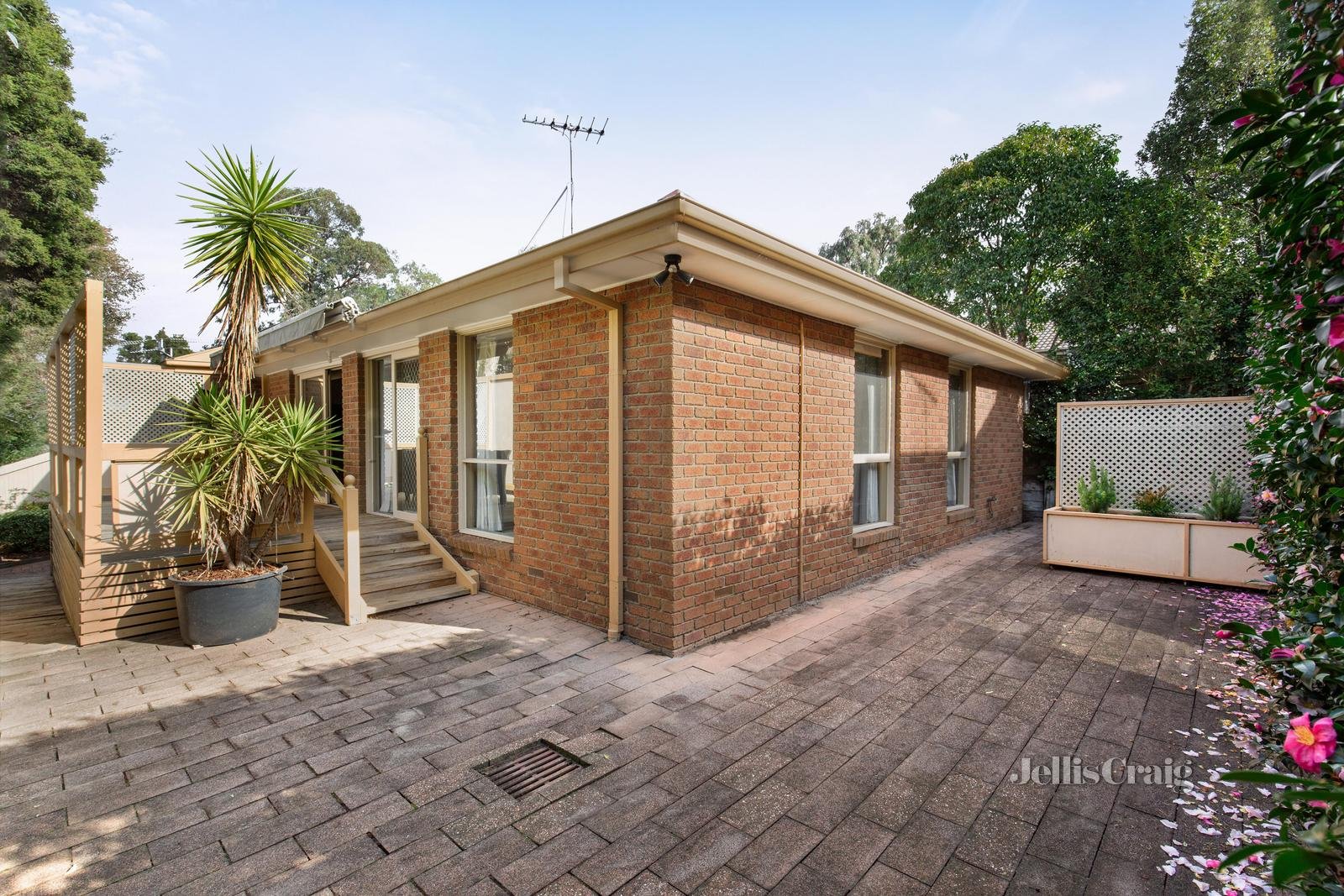 39 Eastgate Drive, Greensborough image 17