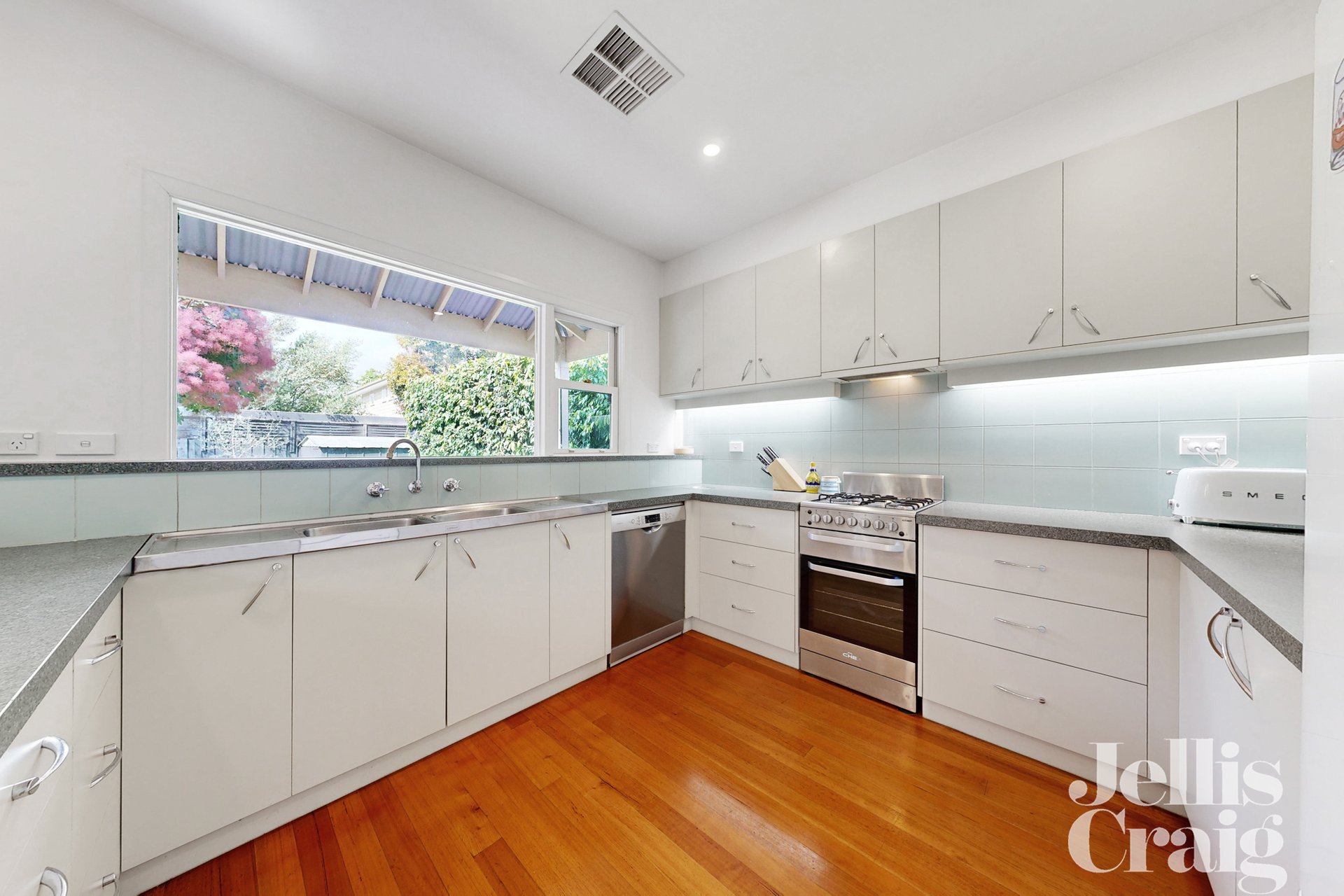 39 Empress Road, Surrey Hills image 4