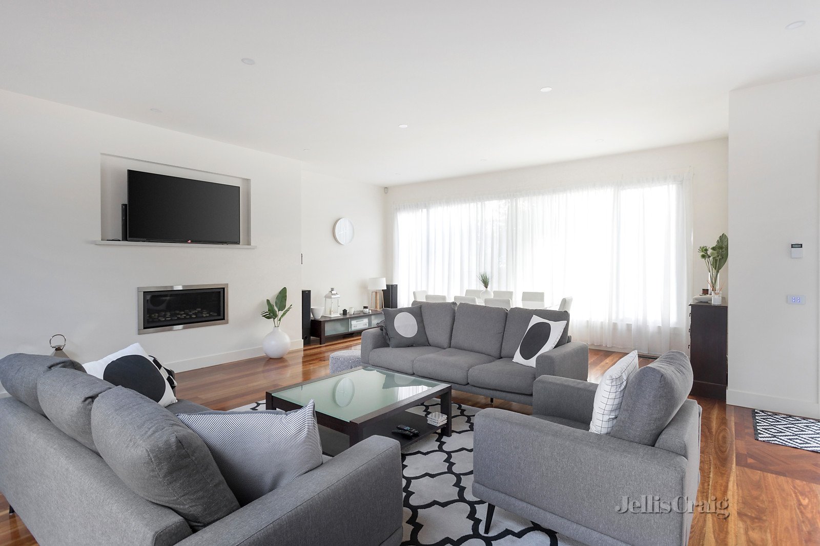 39 Fintonia Street, Balwyn North image 2