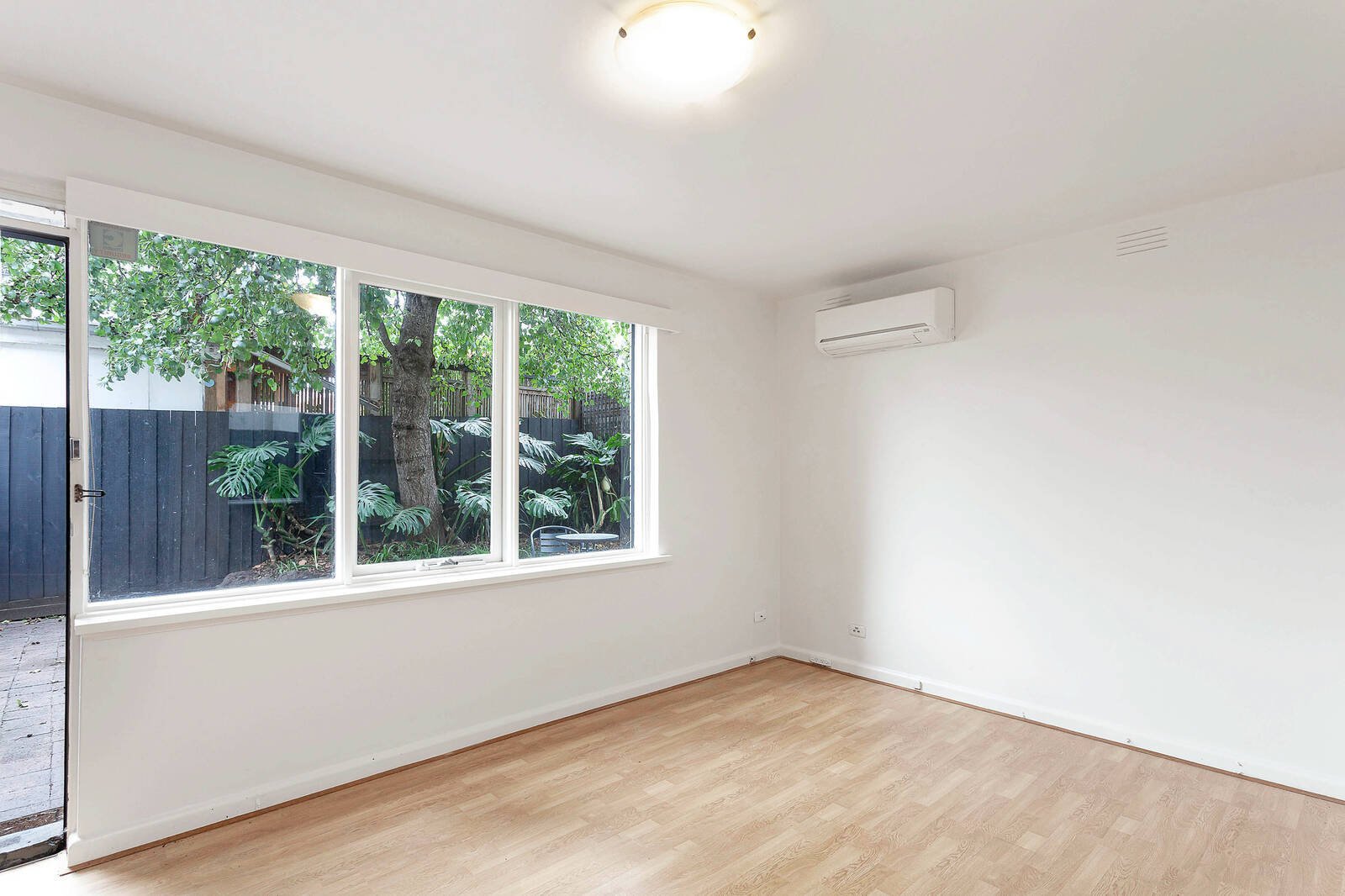 Property Gallery Thumbnail 3