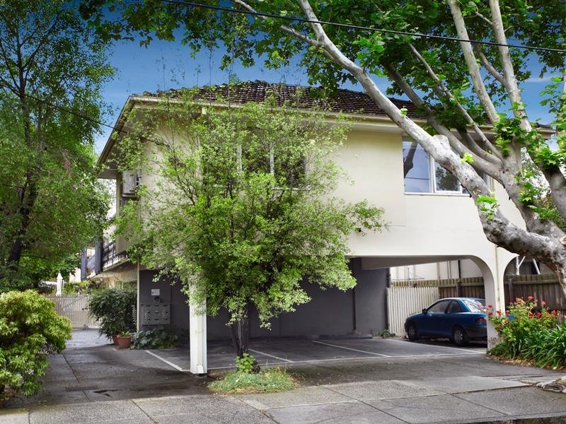 3/9 Foam Street, Elwood image 2