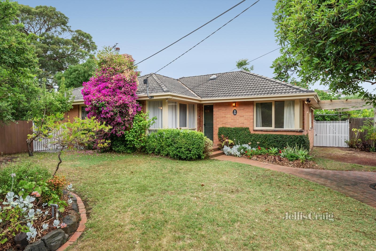 39 Folkestone Road, Glen Waverley image 1