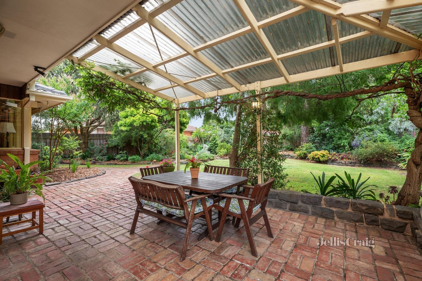 39 Folkestone Road, Glen Waverley image 9