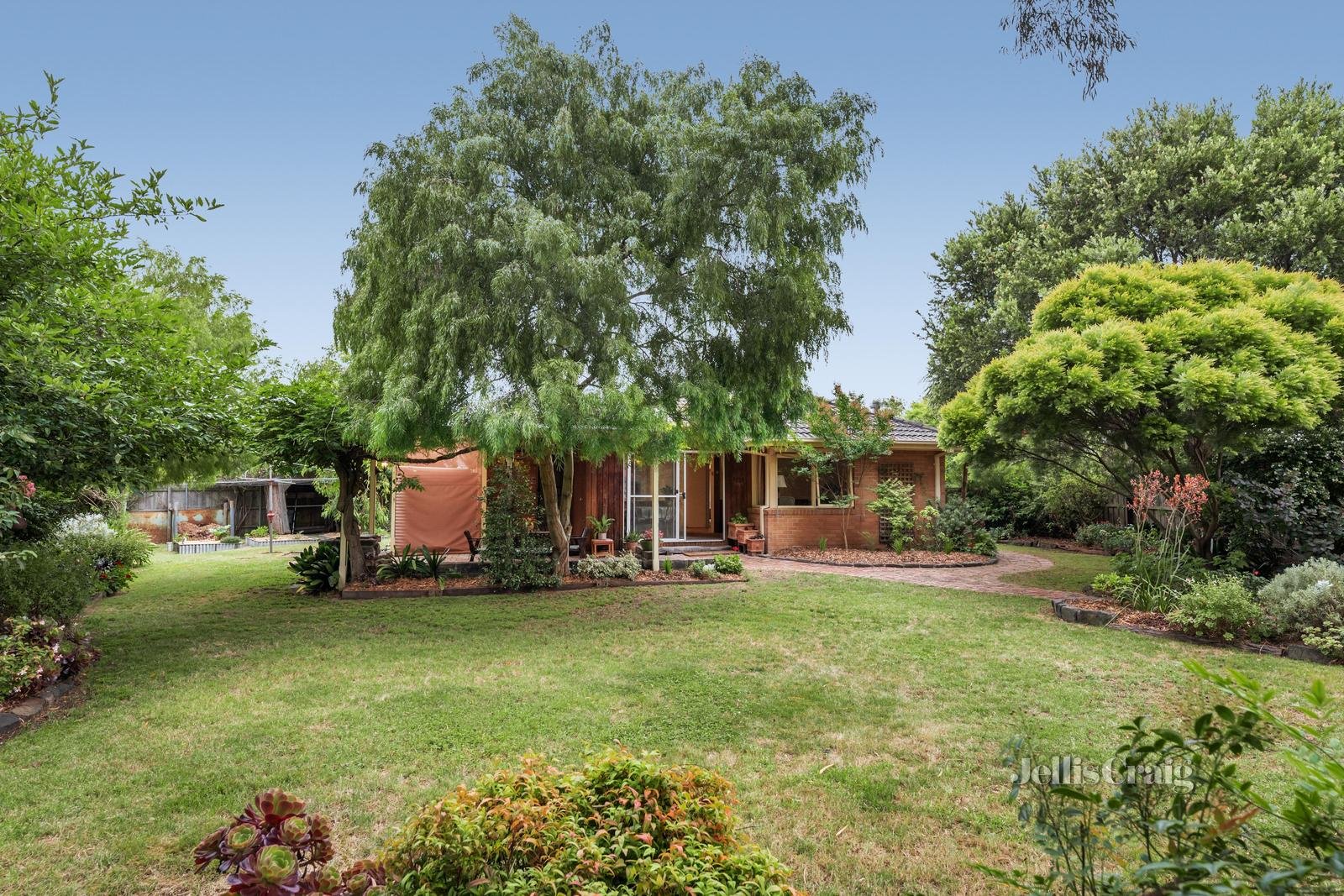 39 Folkestone Road, Glen Waverley image 10