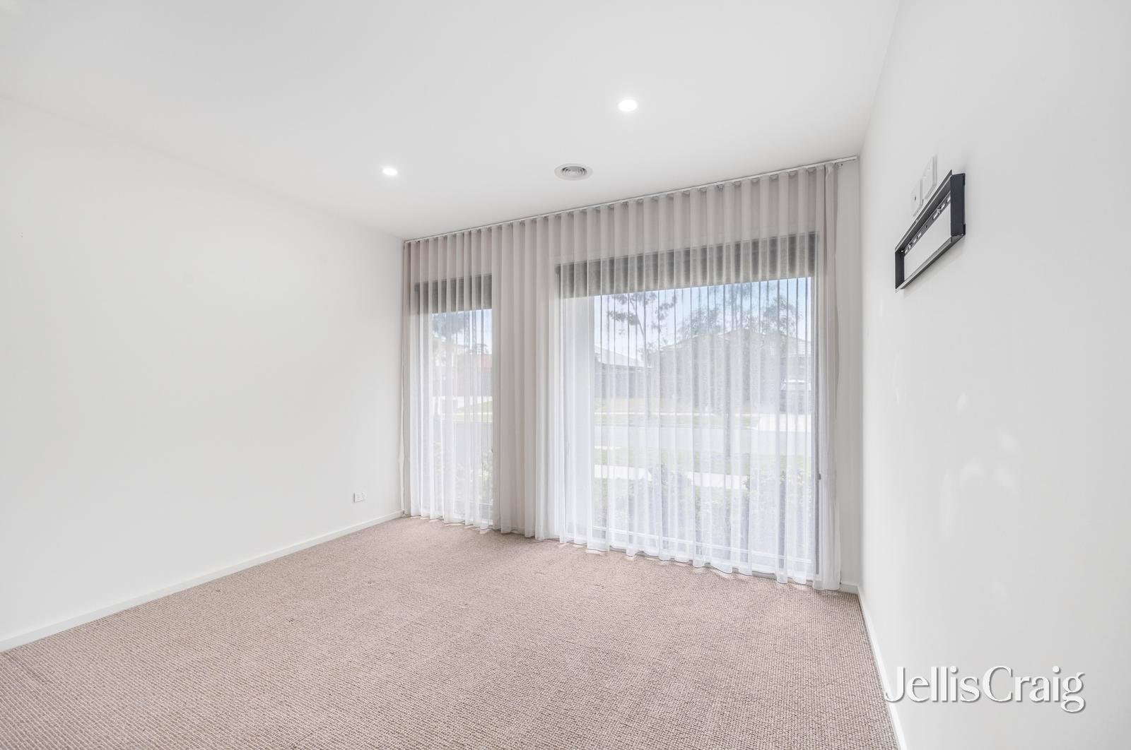 39 Grainger Parade, Lucas image 2