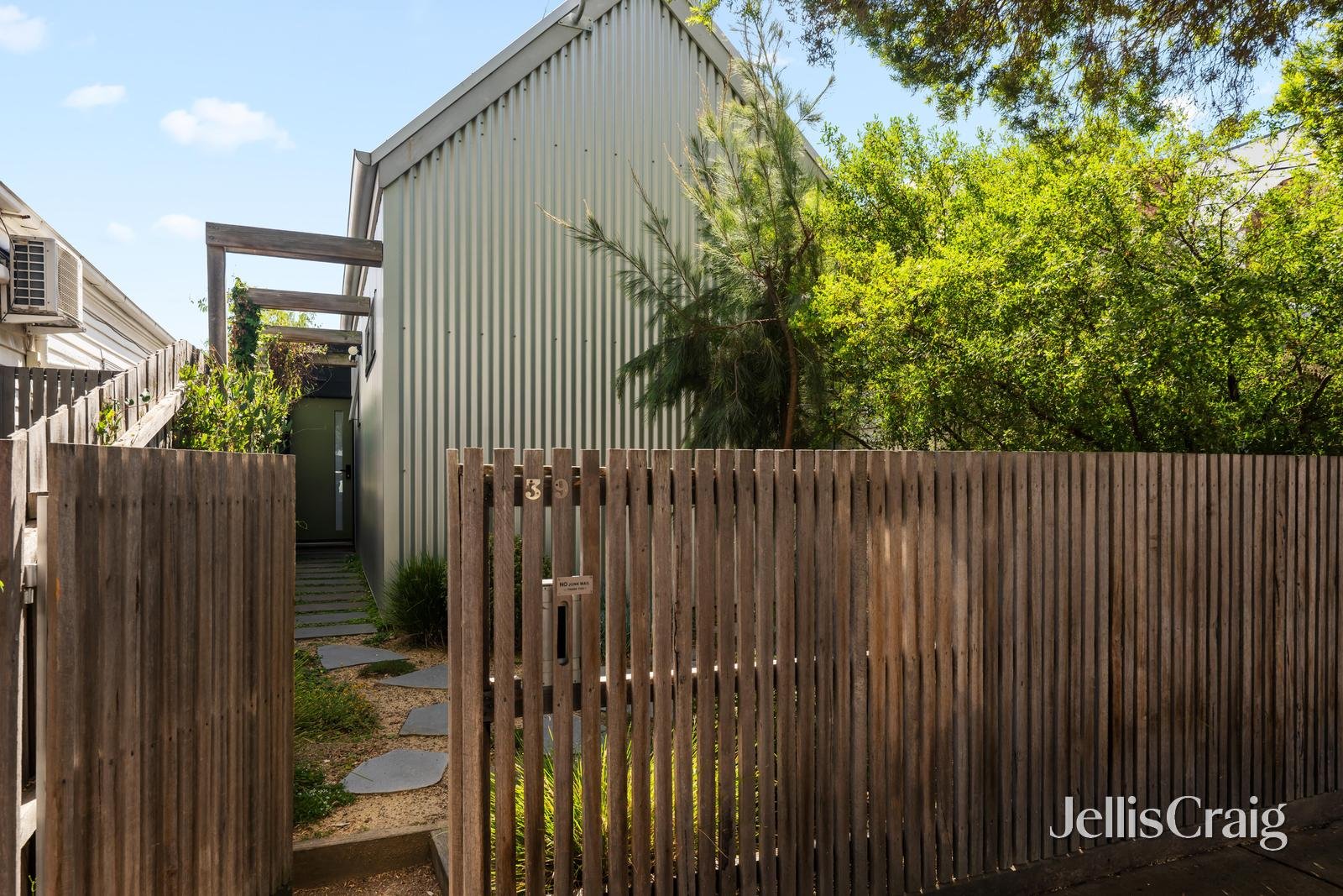 39 Howard Street, Brunswick image 2