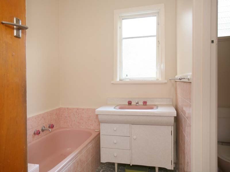39 Indra Road, Blackburn South image 5