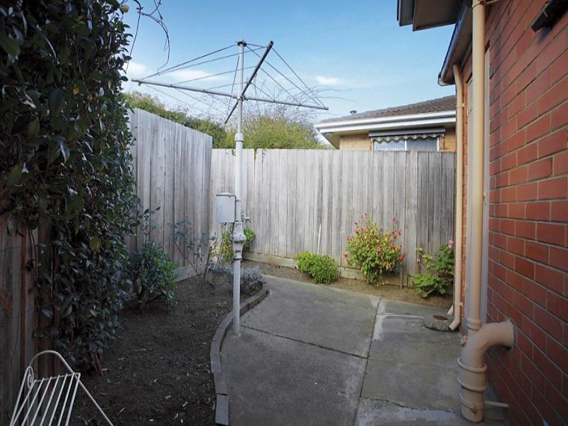 3/9 Iramoo Street, Balwyn image 5