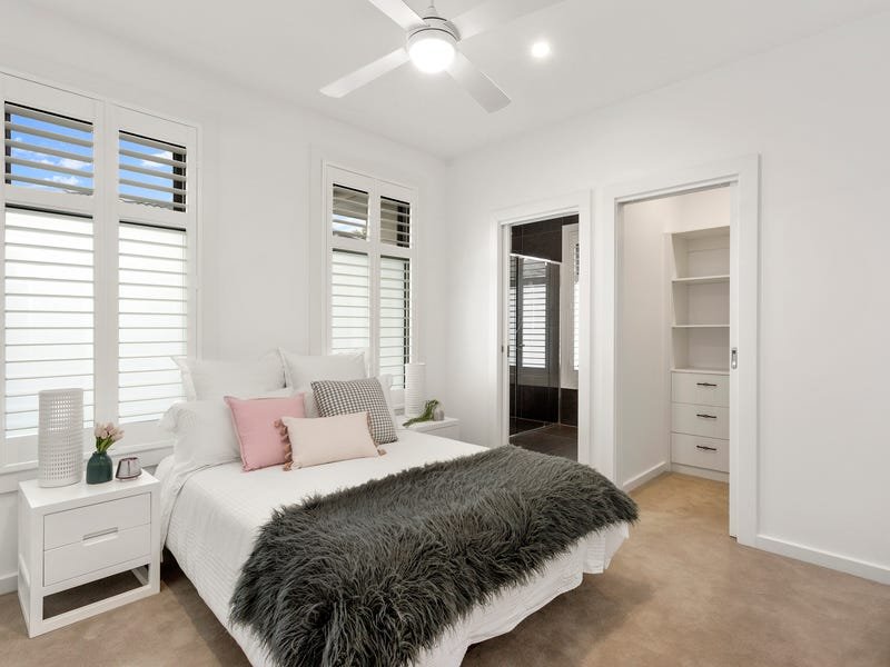 Property Gallery Thumbnail 6