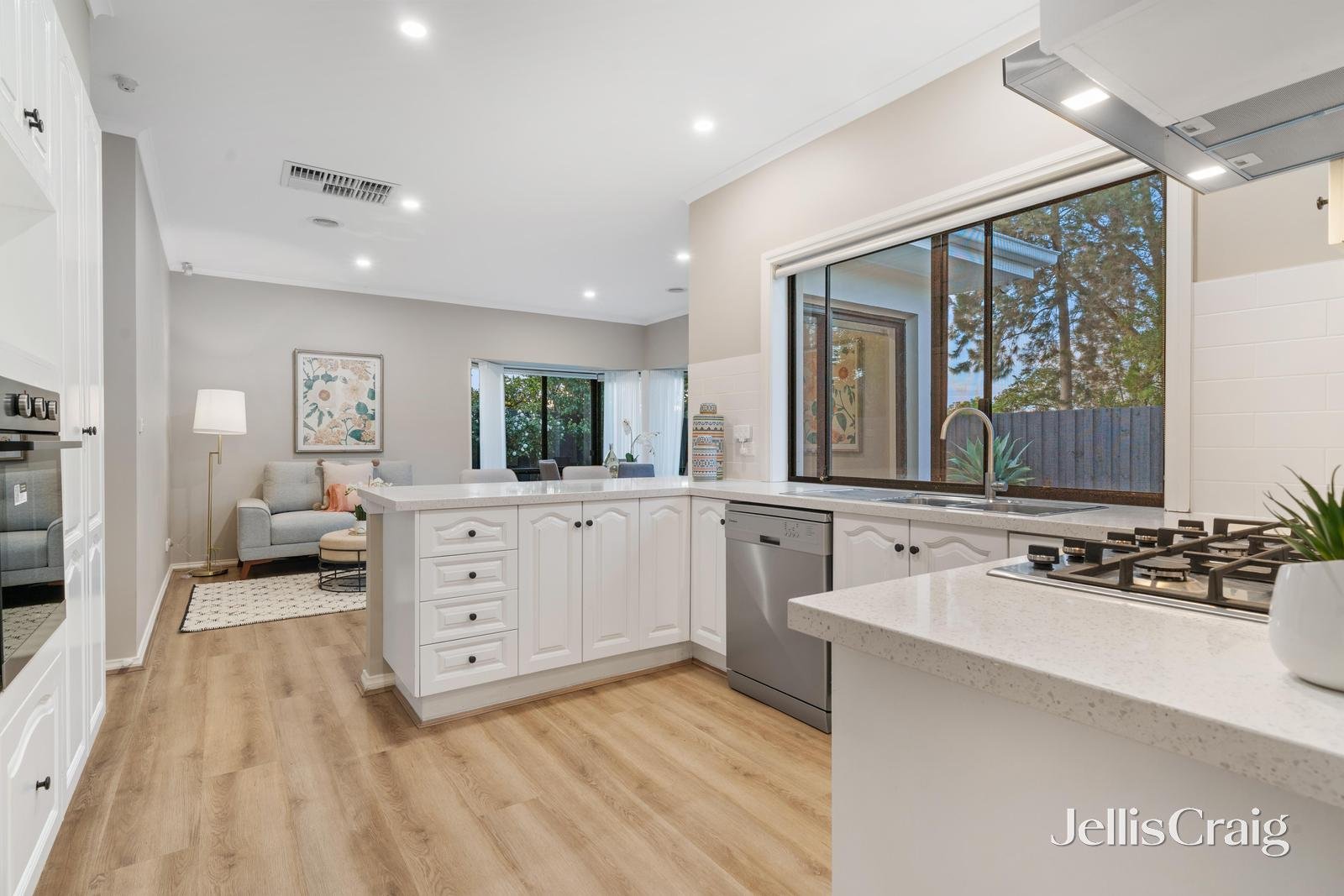 39 Kurrajong Way, Blackburn North image 6