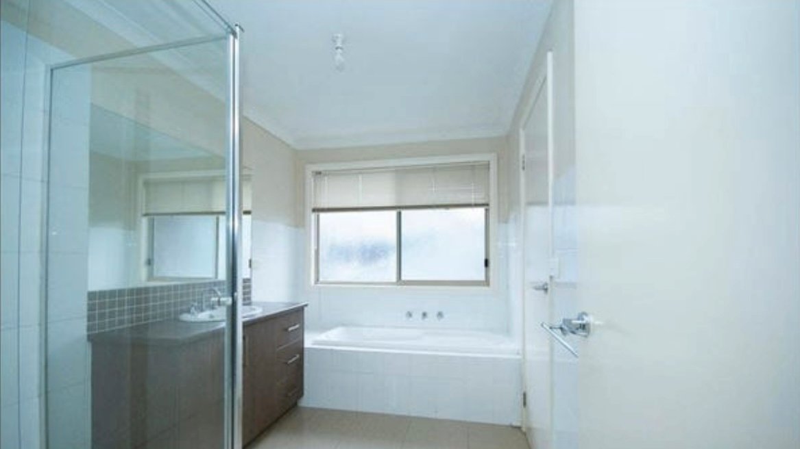 3/9 La Frank Street, Burwood image 4