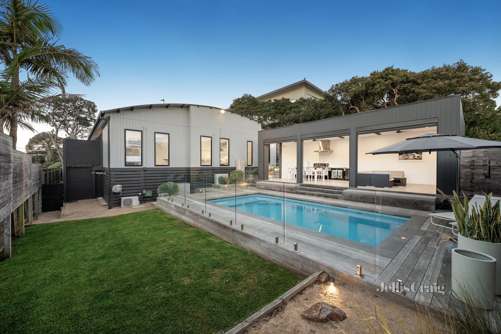 39 Lansdowne Street, Blairgowrie image 18