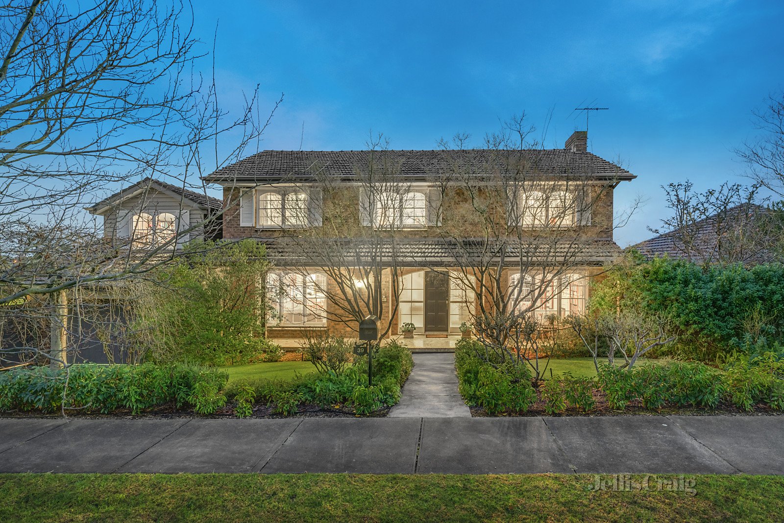 39 Larbert Avenue, Balwyn North image 1