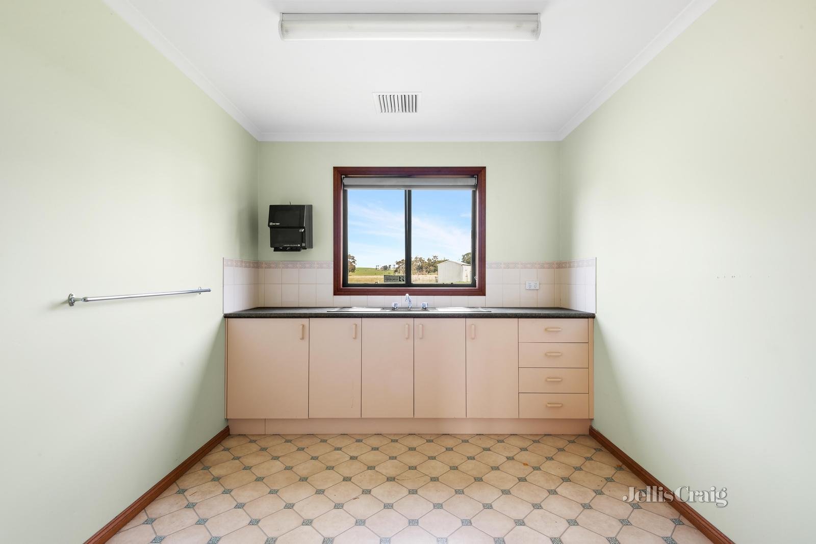 39 Linton Naringhil Road, Linton image 15