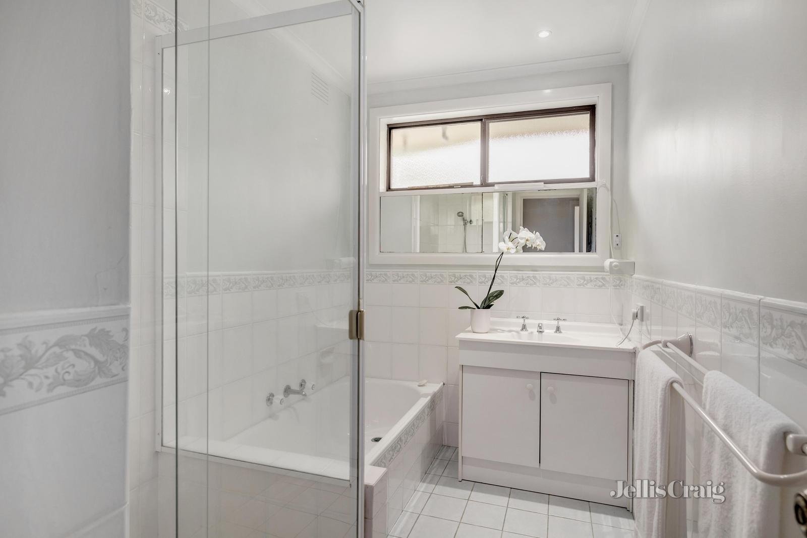 3/9 Louise Avenue, Mont Albert image 6