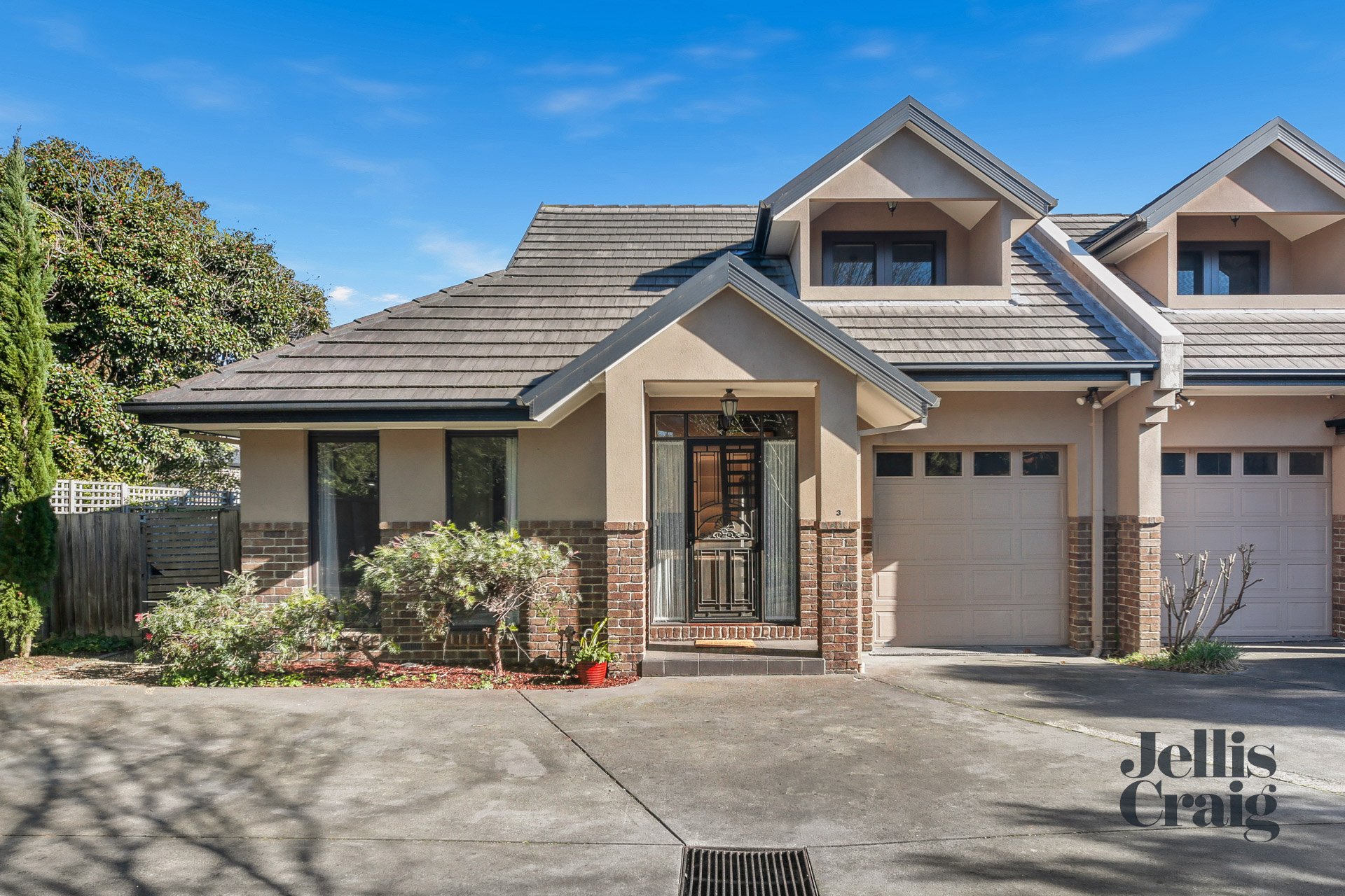 3/9 Louise Court, Glen Waverley image 1