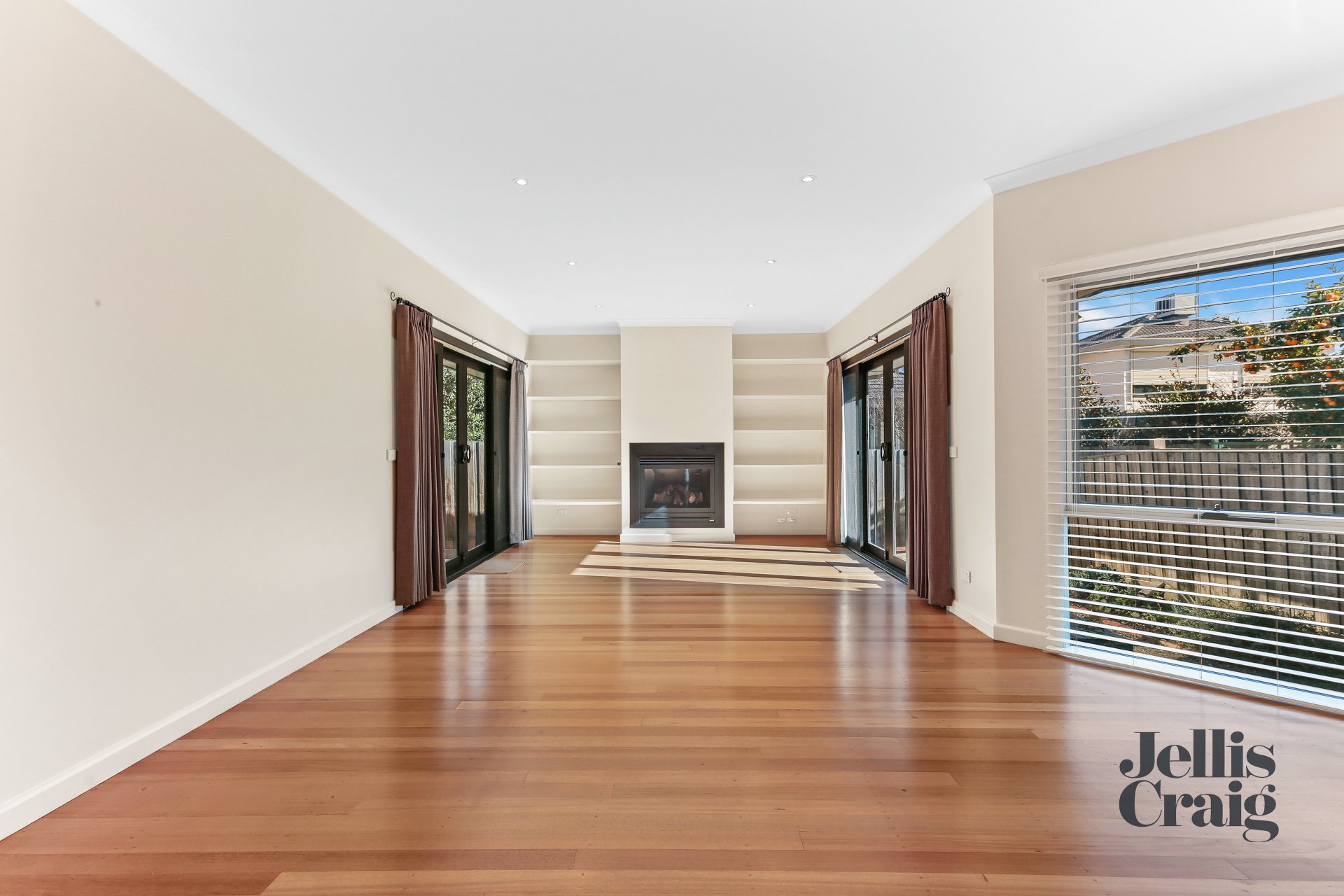 3/9 Louise Court, Glen Waverley image 2