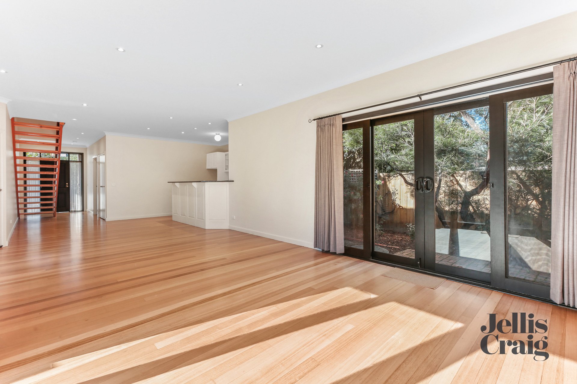 3/9 Louise Court, Glen Waverley image 3