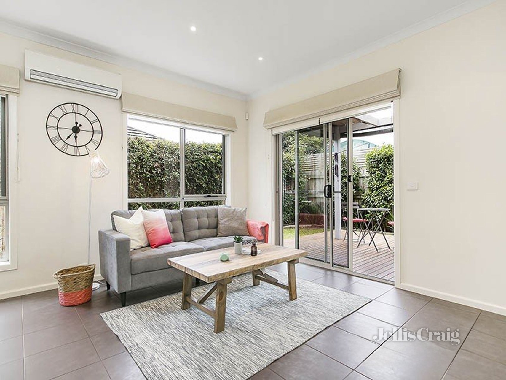 3/9 Madison Court, Mount Waverley image 5